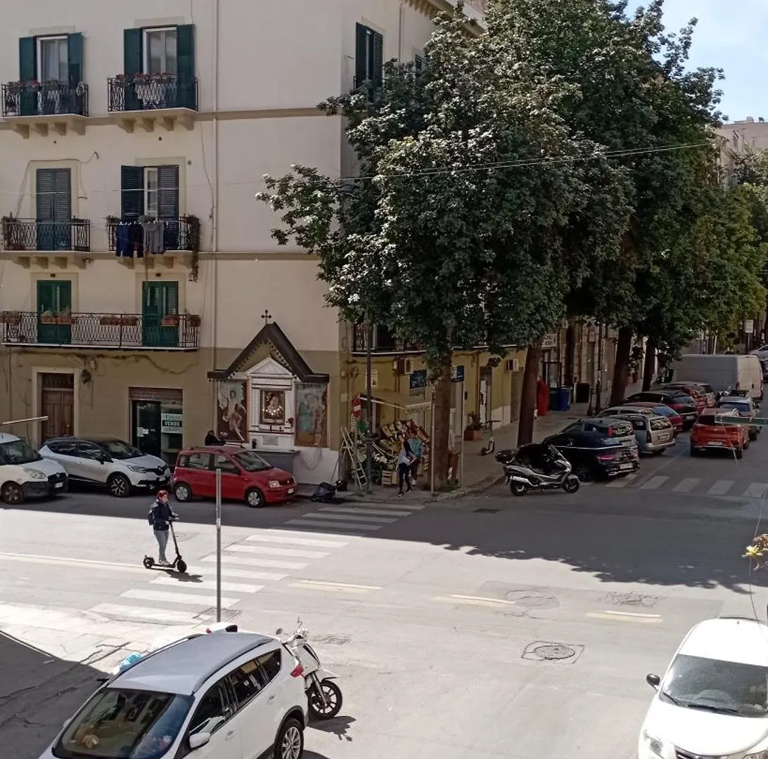 Archimede Rooms Palermo 0*,  Italy